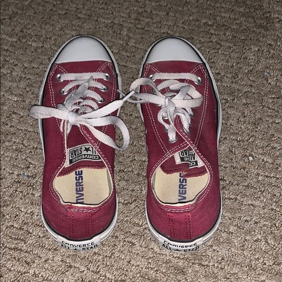 Maroon converse lightly worn - Picture 4 of 5